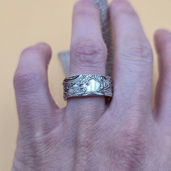 Size 9 Sterling Silver Single Unique Landscape Design Band Ring A5193 - Picture 2 of 9